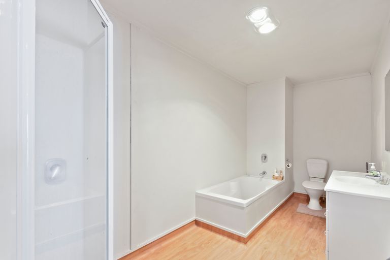 Photo of property in 6/11 Jack Conway Avenue, Manukau, Auckland, 2104