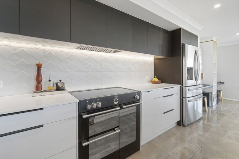 Photo of property in 17 Charlotte Drive, Omokoroa, 3114