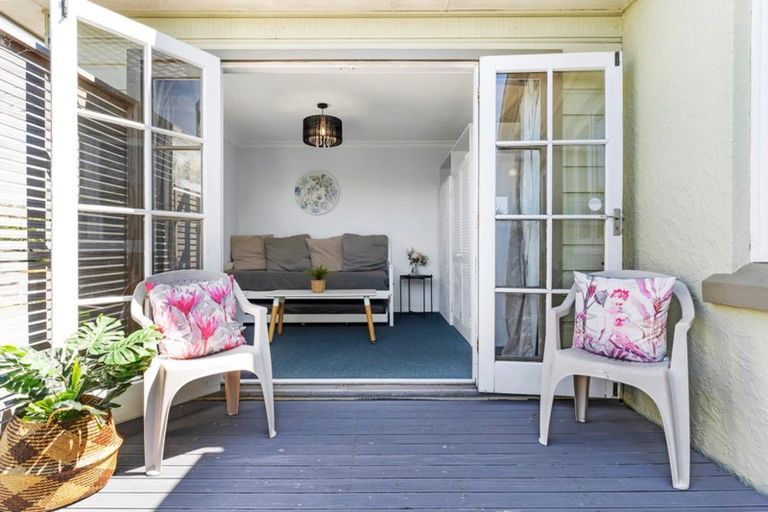 Photo of property in 464 Devonport Road, Tauranga South, Tauranga, 3112