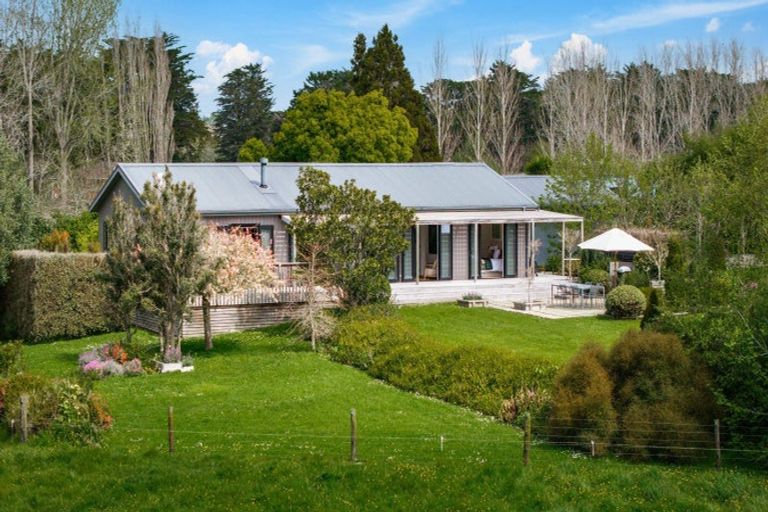 Photo of property in 2 Valley Road, Waitoki, Kaukapakapa, 0871
