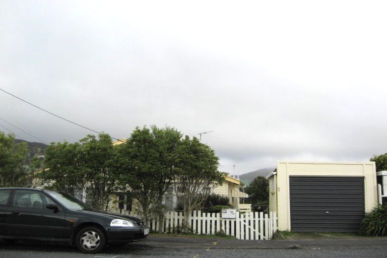 Photo of property in 16 Cooper Street, Karori, Wellington, 6012
