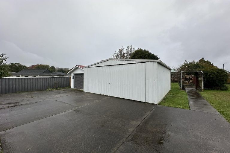 Photo of property in 72 Queenwood Road, Levin, 5510