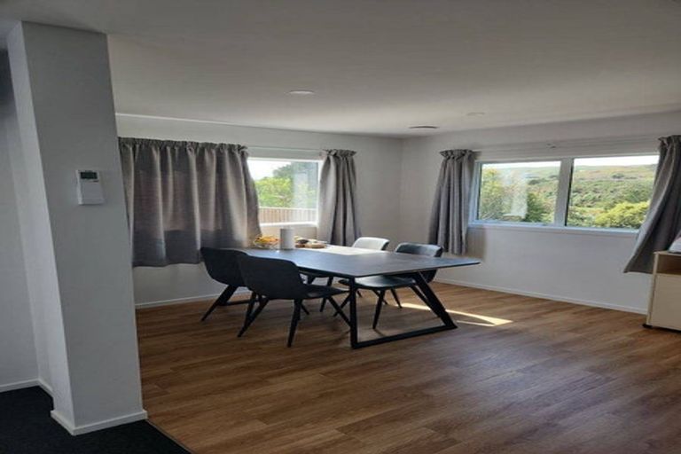 Photo of property in 7a Suffolk Place, Cannons Creek, Porirua, 5024