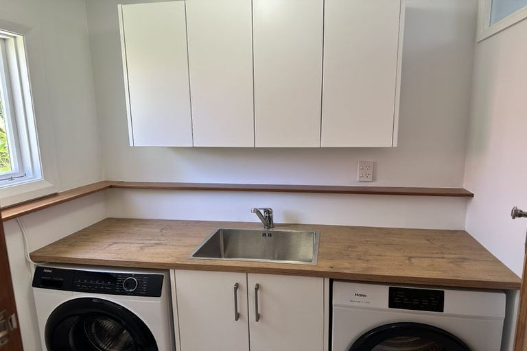 Photo of property in 8 Trelissick Crescent, Ngaio, Wellington, 6035