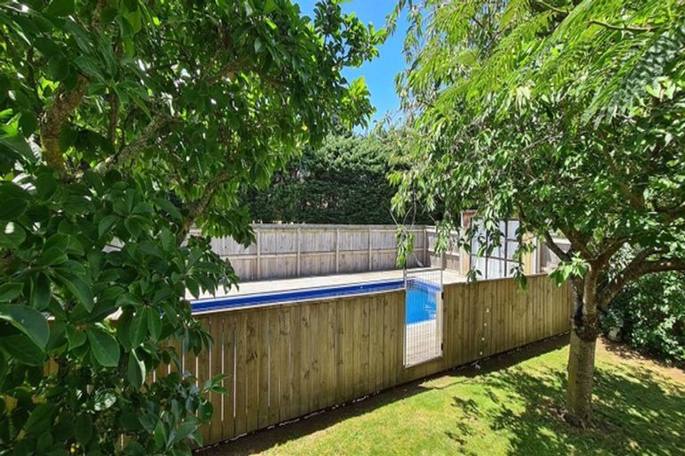 Photo of property in 17 Charlotte Street, Takapau, 4203