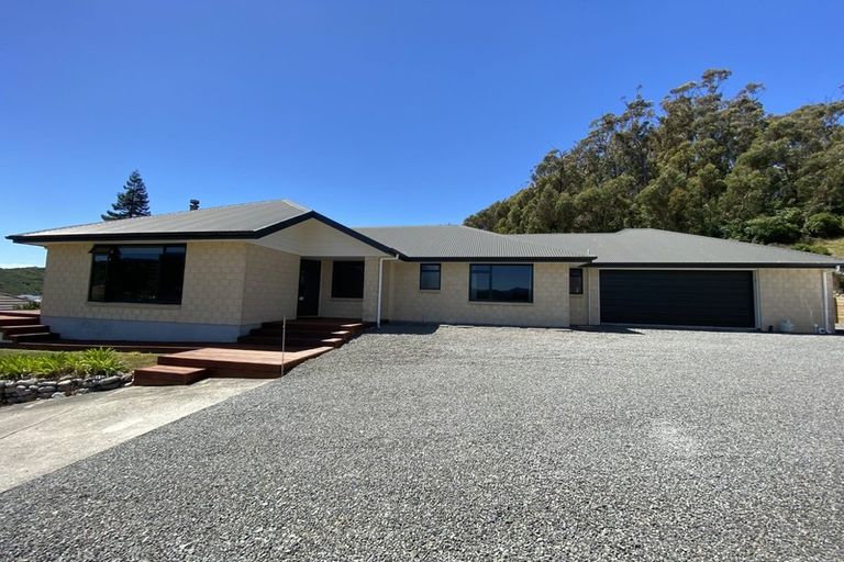 Photo of property in 10 Pukeko Place, Picton, 7220