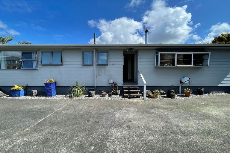 Photo of property in 4 Airfield Road, Takanini, 2112