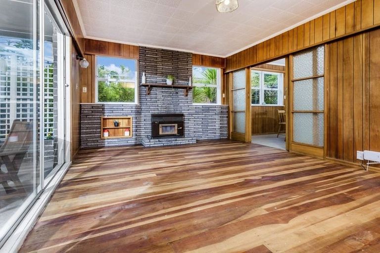 Photo of property in 12 Outlook Road, Greenhithe, Auckland, 0632