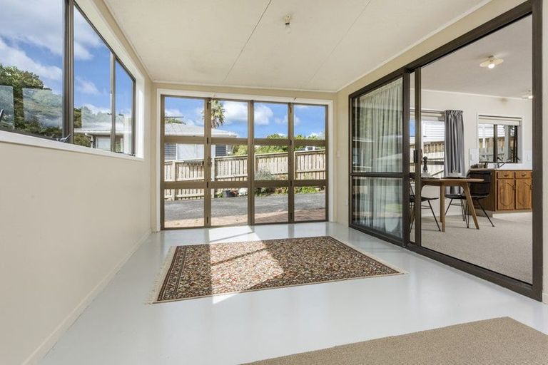 Photo of property in 64 Eskdale Road, Birkdale, Auckland, 0626