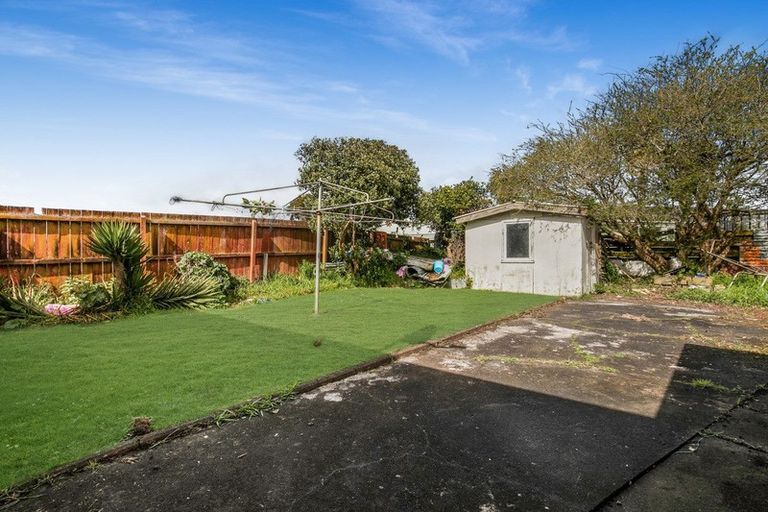 Photo of property in 16 Wenlock Place, Manurewa, Auckland, 2102