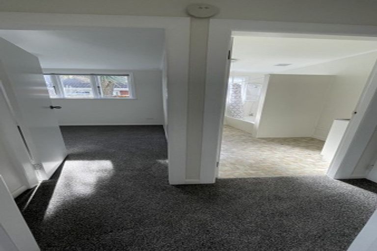 Photo of property in 2/85 Lake Road, Belmont, Auckland, 0622