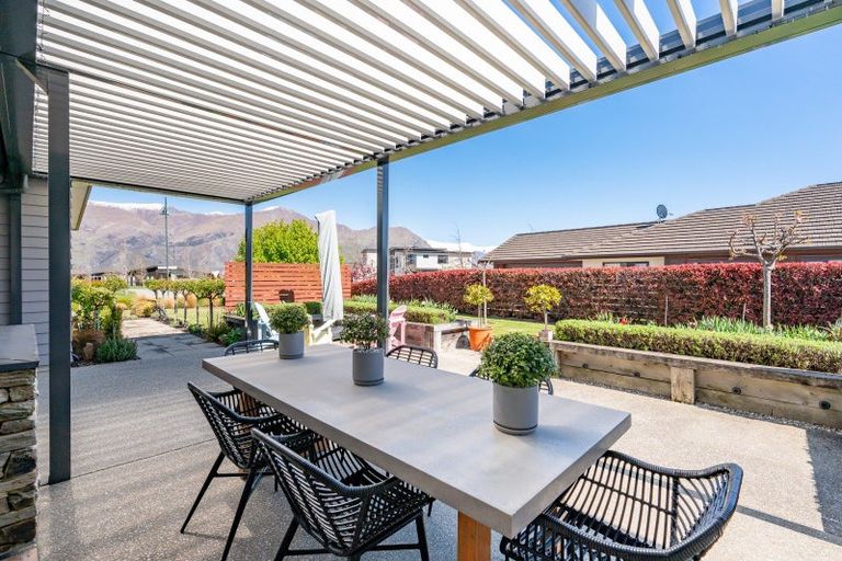 Photo of property in 4 Sunnyside Lane, Wanaka, 9305