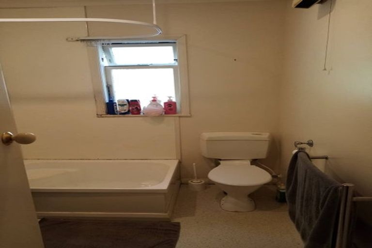 Photo of property in 8 Pimble Avenue, Karori, Wellington, 6012