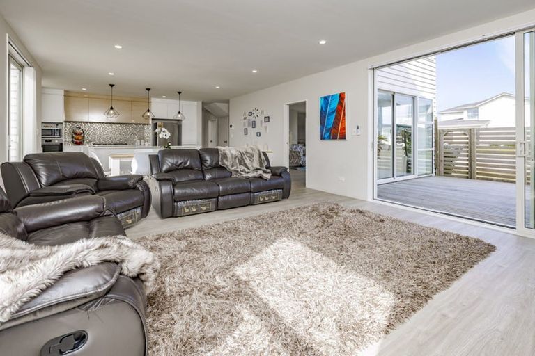 Photo of property in 67 Sapwood Crescent, Takanini, 2110