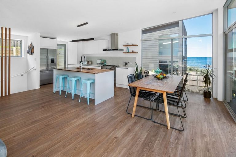 Photo of property in 221 Houghton Bay Road, Houghton Bay, Wellington, 6023