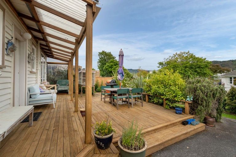 Photo of property in 23 Kowhai Avenue, Ebdentown, Upper Hutt, 5018