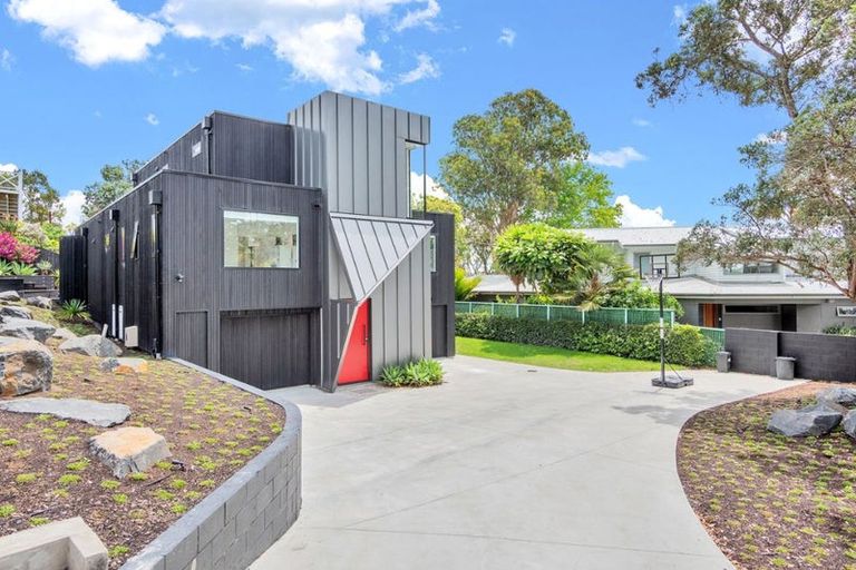 Photo of property in 14a Stanley Point Road, Stanley Point, Auckland, 0624