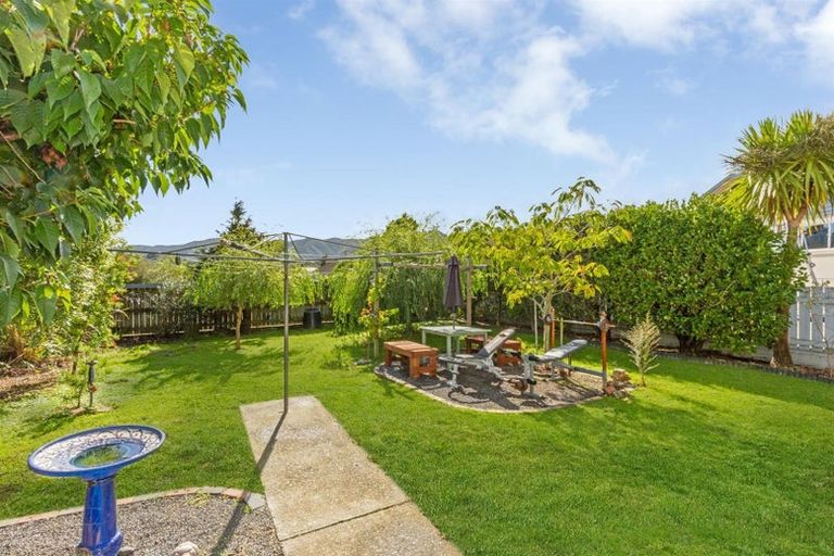 Photo of property in 96a Wainuiomata Road, Wainuiomata, Lower Hutt, 5014