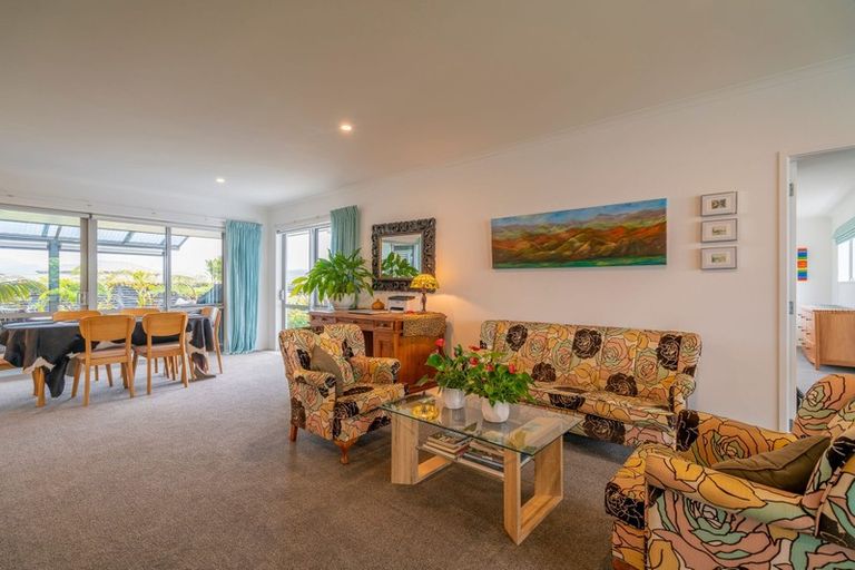 Photo of property in 20 Roseberry Place, Whitianga, 3510