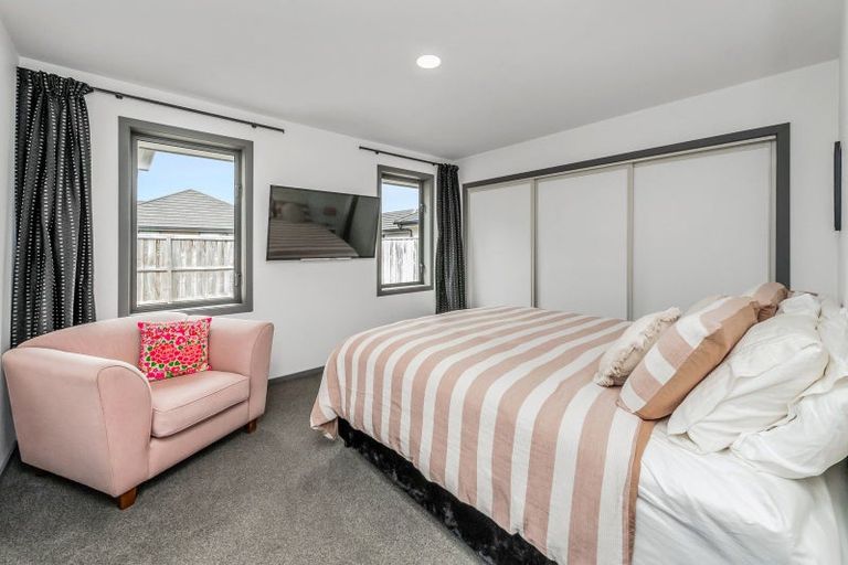 Photo of property in 46 Shillingford Boulevard, Rolleston, 7615