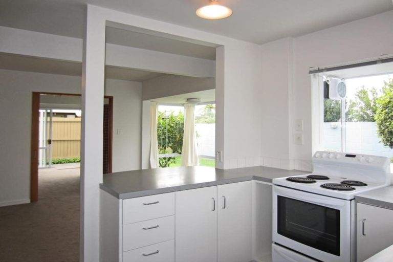 Photo of property in 2/511 Durham Street North, St Albans, Christchurch, 8014