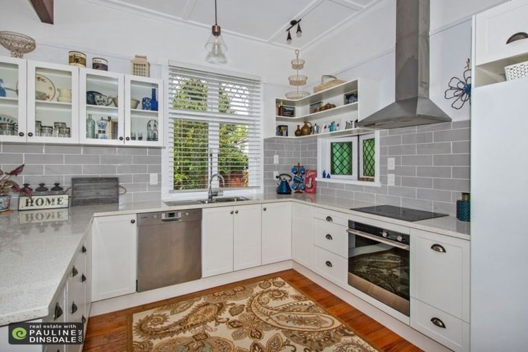 Photo of property in 17 Aubrey Street, Regent, Whangarei, 0112