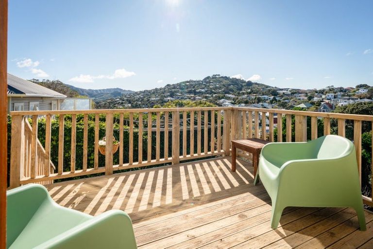 Photo of property in 97 Creswick Terrace, Northland, Wellington, 6012