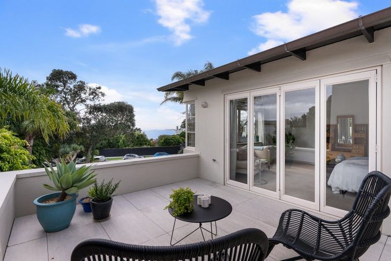 Photo of property in 2/2 Clifton Road, Hauraki, Auckland, 0622