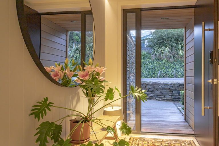 Photo of property in 9a Caernarvon Street, Arrowtown, 9302