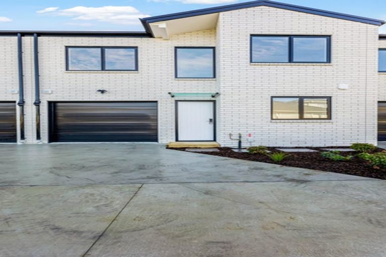 Photo of property in 2/23 View Road, Papakura, 2110