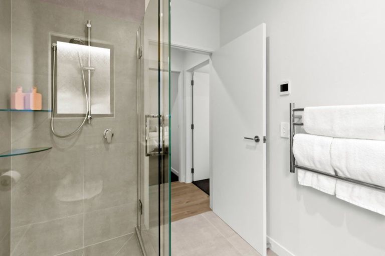 Photo of property in 17 Inder Street, Jacks Point, 9371