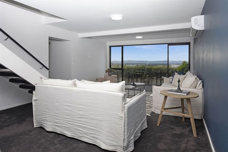 Photo of property in 11b Inverness Lane, Redcliffs, Christchurch, 8081