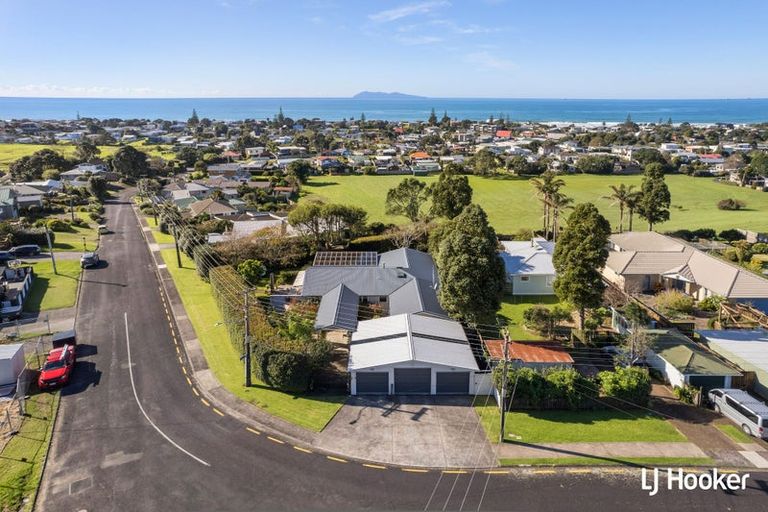 Photo of property in 21 The Crescent, Waihi Beach, 3611