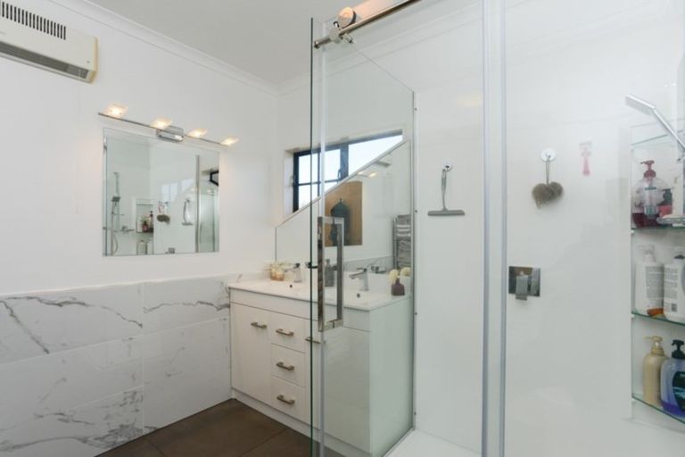 Photo of property in 14 Kingsgate Lane, Havelock North, 4130