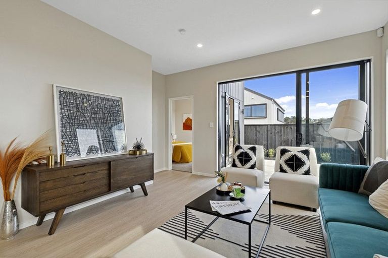 Photo of property in 31 Paretao Street, Massey, Auckland, 0614