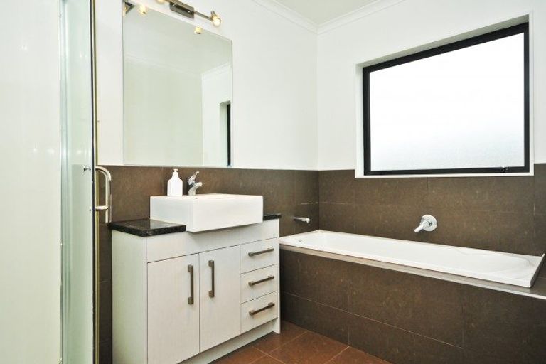 Photo of property in 111 Barrington Drive, Huntington, Hamilton, 3210