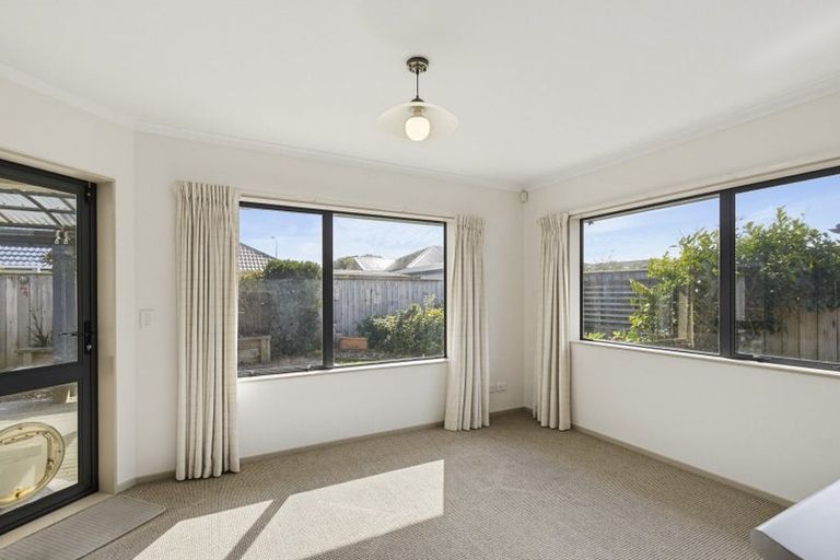Photo of property in 3 William Noel Place, Waikanae Beach, Waikanae, 5036