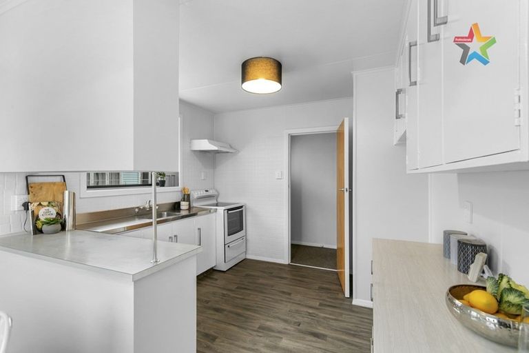 Photo of property in 59 Chapman Crescent, Naenae, Lower Hutt, 5011