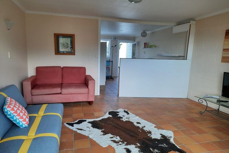 Photo of property in 2/465 Hibiscus Coast Highway, Orewa, 0931