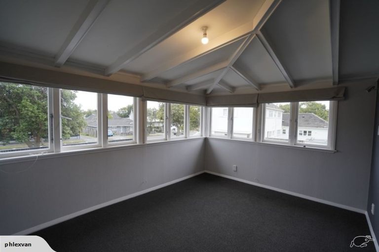 Photo of property in 324 College Street, West End, Palmerston North, 4410