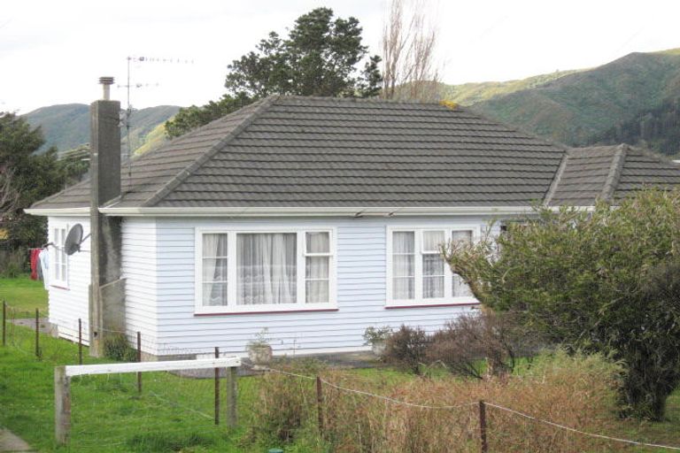 Photo of property in 42 Wainuiomata Road, Wainuiomata, Lower Hutt, 5014