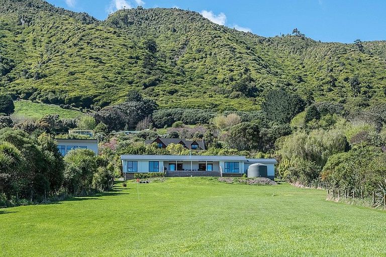 Photo of property in 214b Huia Street, Waikanae, 5391