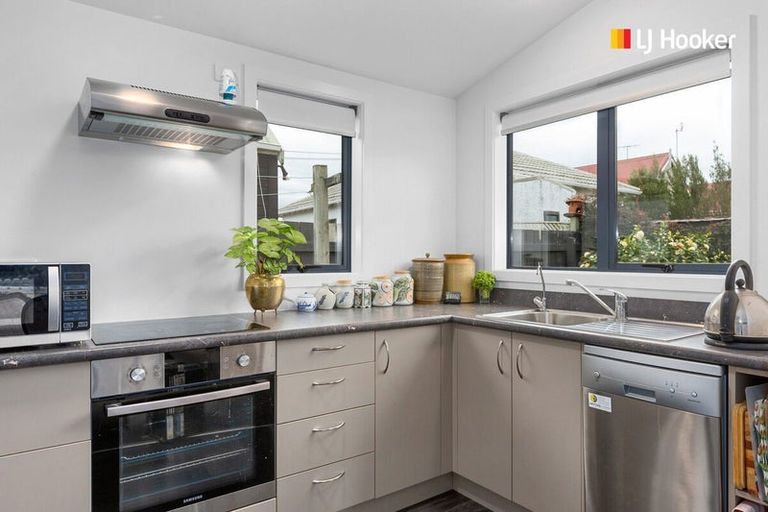 Photo of property in 82 Bay View Road, South Dunedin, Dunedin, 9012