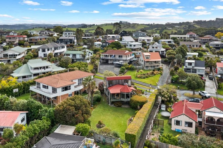 Photo of property in 16 Awatere Place, Snells Beach, 0920