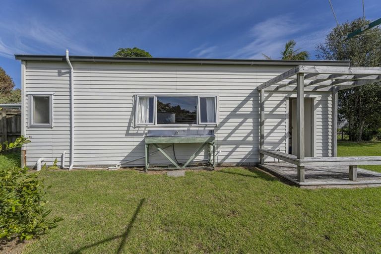 Photo of property in 20 Hardy Place, Cooks Beach, Whitianga, 3591