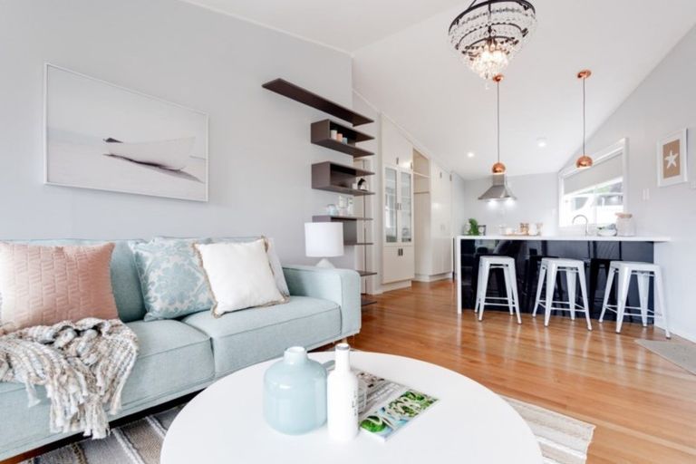 Photo of property in 5 Waerenga Road, Days Bay, Lower Hutt, 5013