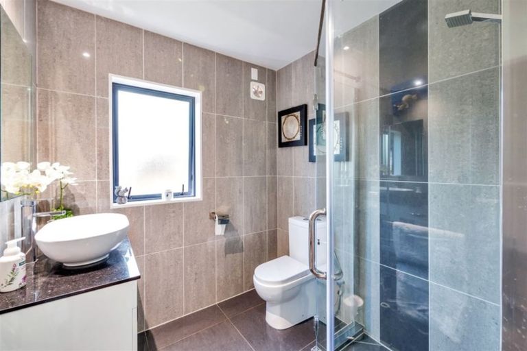 Photo of property in 7a Roberts Road, Te Atatu South, Auckland, 0610