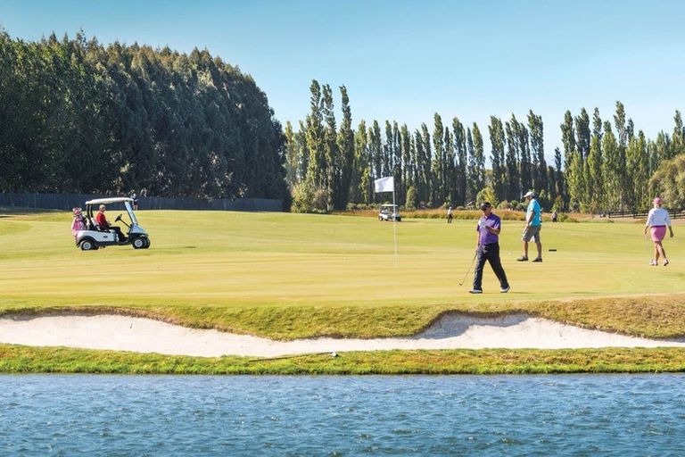 Photo of property in 3 Mara-kai Place, Pegasus, 7612