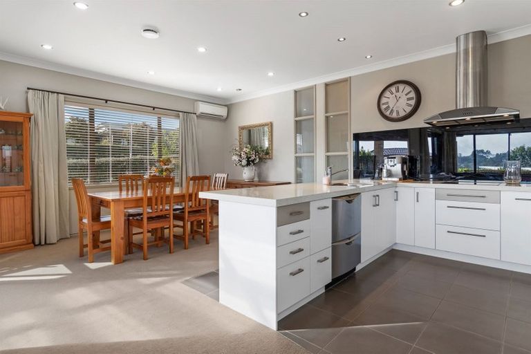 Photo of property in 2 Crater Close, Pyes Pa, Tauranga, 3112