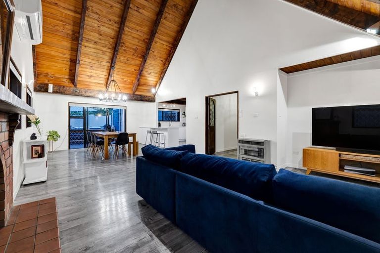 Photo of property in 76a Paynters Avenue, Strandon, New Plymouth, 4312